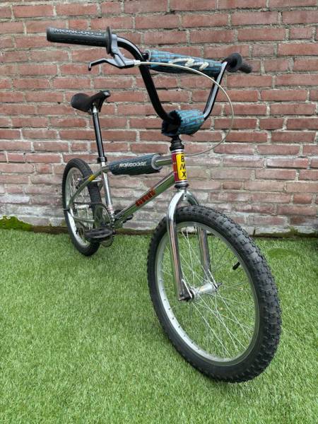 01 1995 MONGOOSE MENACE BACKDATED LOOK Chrome